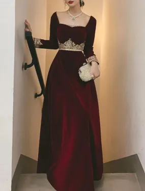A-Line Prom Black Dress Vintage Dress Halloween Party Wear Floor Length Long Sleeve Scoop Neck Fall Wedding Guest Velvet with Appliques