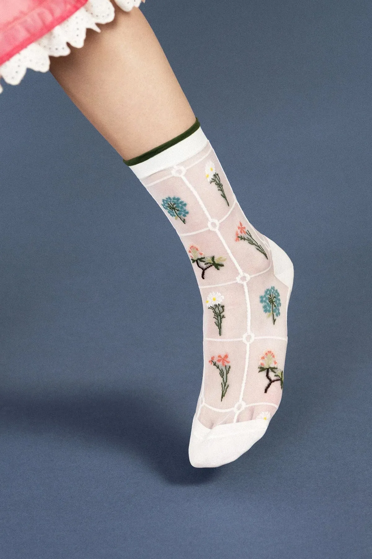 Horticulture Sheer Crew Socks - white