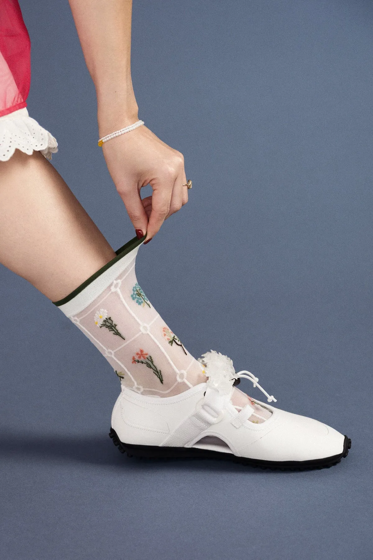 Horticulture Sheer Crew Socks - white