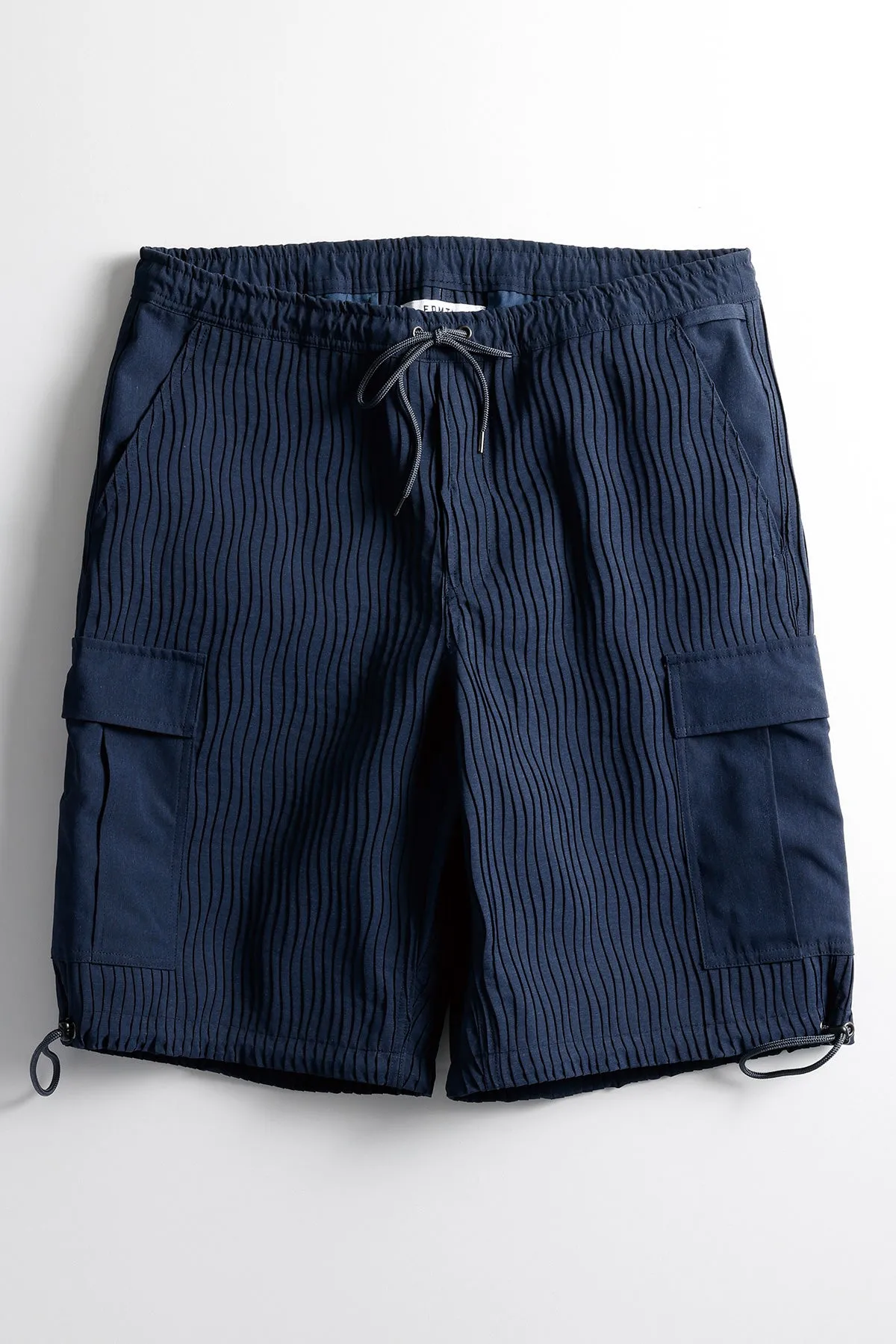 PLEATED SHORT CARGO PANTS