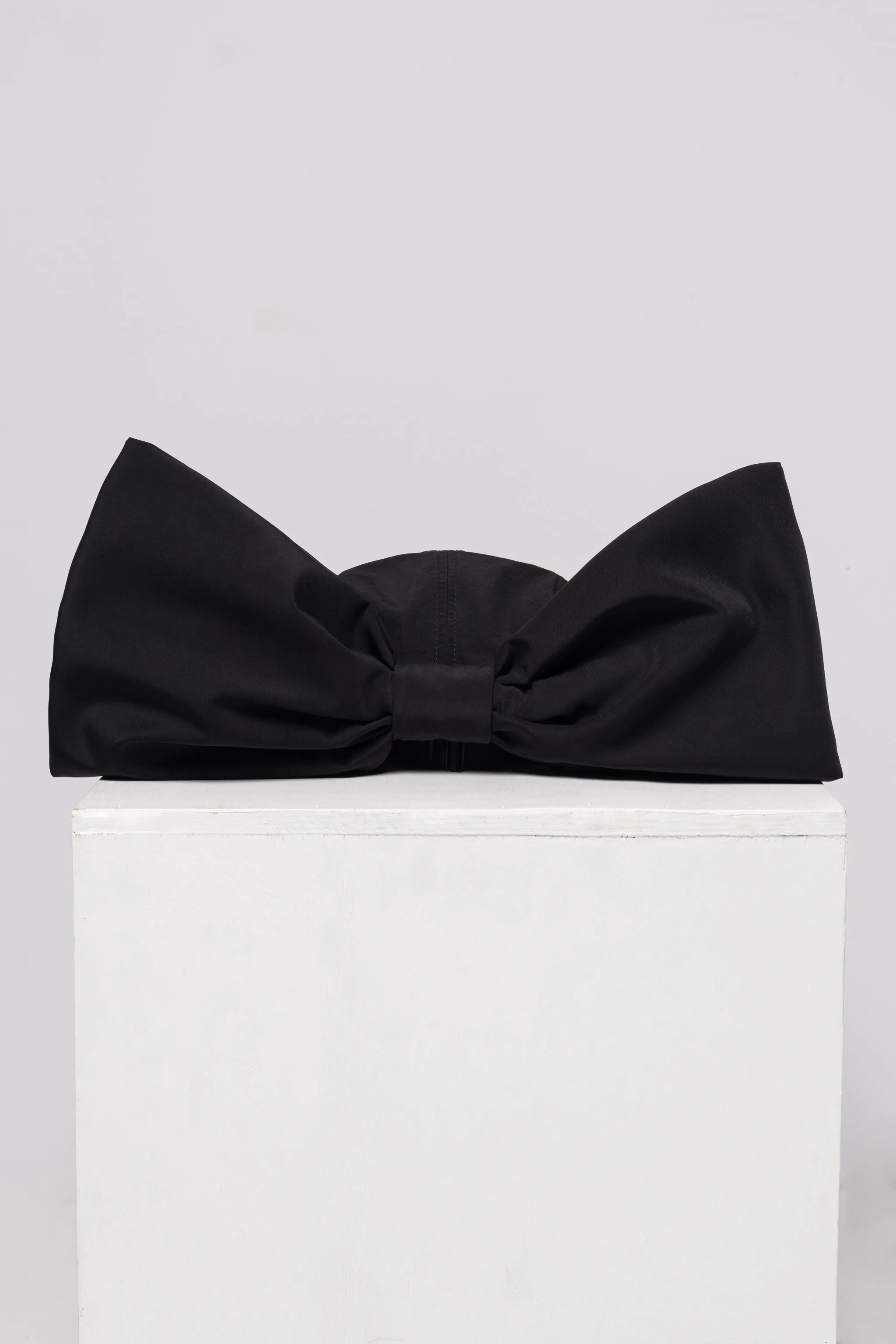 "C'EST BOW" CAP