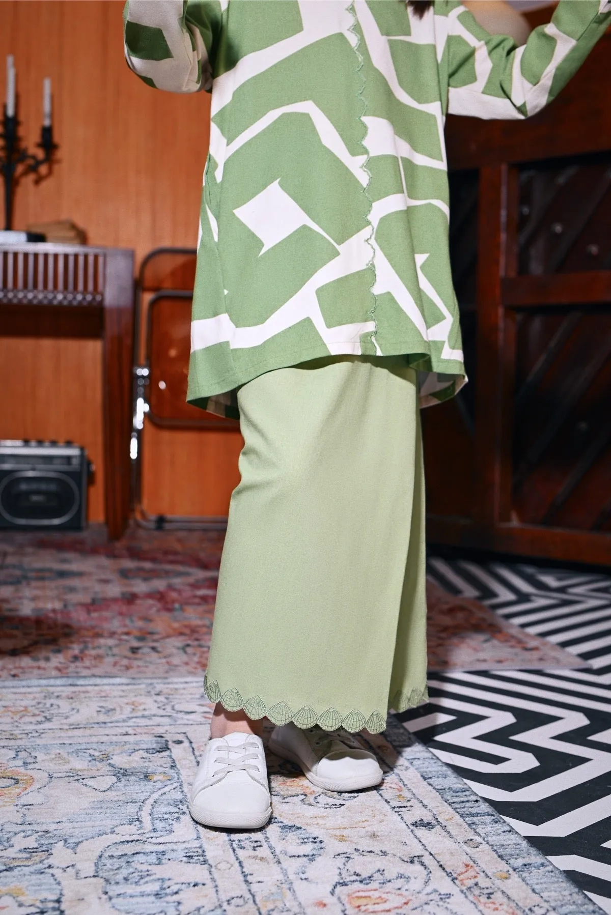 The Congkak Folded Skirt - Lawn Green