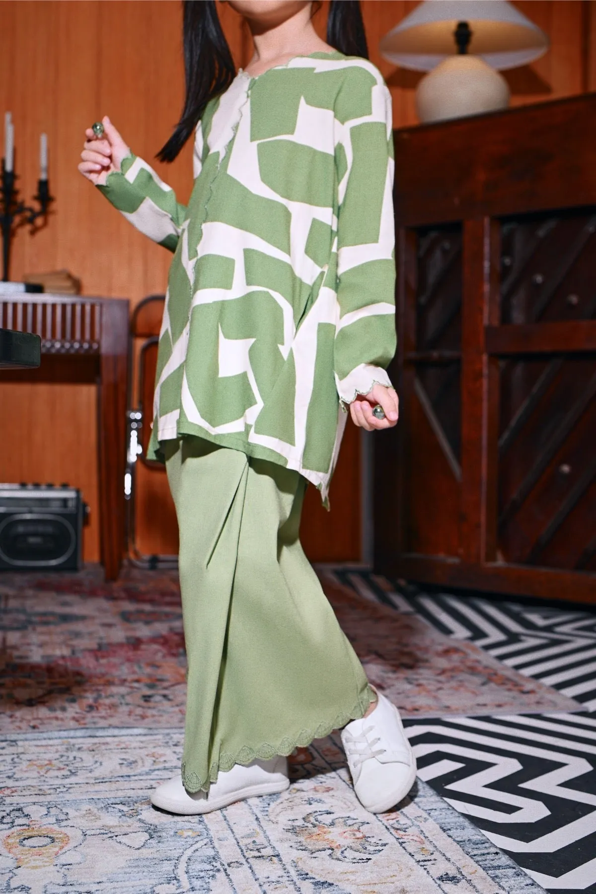 The Congkak Folded Skirt - Lawn Green